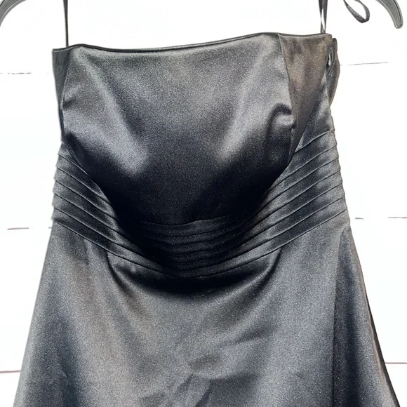 White House Black Market Strapless Little Black Dress sz 2 - Picture 2 of 9